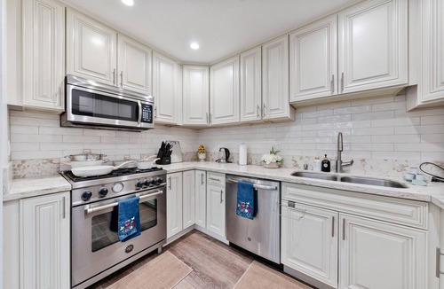 Pasadena Apartment | Jie’s New Out 3 Beds Quiet 2BR in Gated Community
