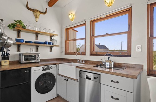 Joshua Tree Apartment | Joshua Tree | Hot Tub | Stargazing | Firepit