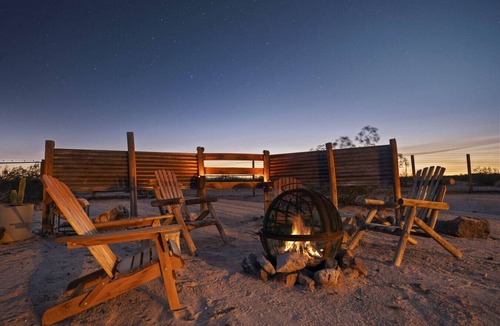 Joshua Tree Apartment | Joshua Tree | Hot Tub | Stargazing | Firepit