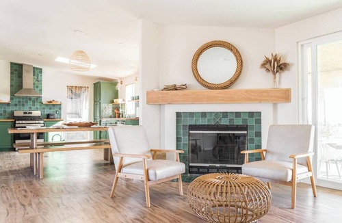 Yucca Valley House | Joshua Tree-Spa Pool Firepit Sauna Game Room