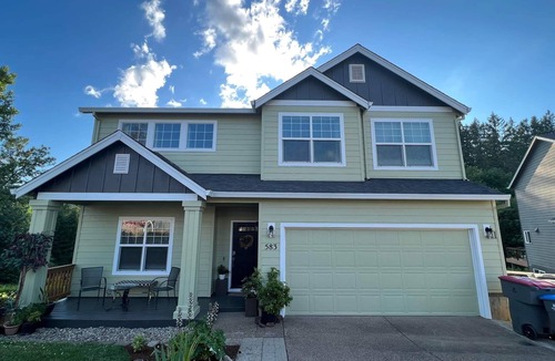 McMinnville House | JOY' Large Serene Creekside Home awaits you!