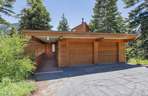 Alpine Meadows House | Juniper at Alpine - Private Hot tub, Pet Friendly & Amazing Views!