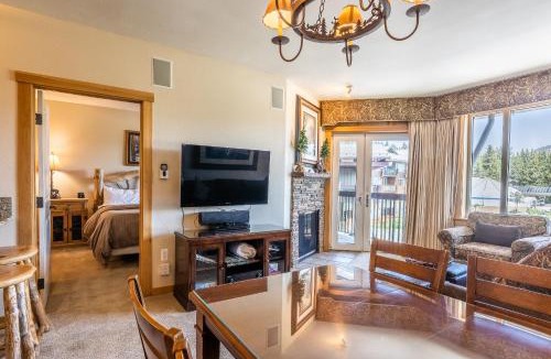 Mammoth Lakes House | Juniper Springs Lodge #413 - Luxury Ski in Ski out! 2 Bedroom
