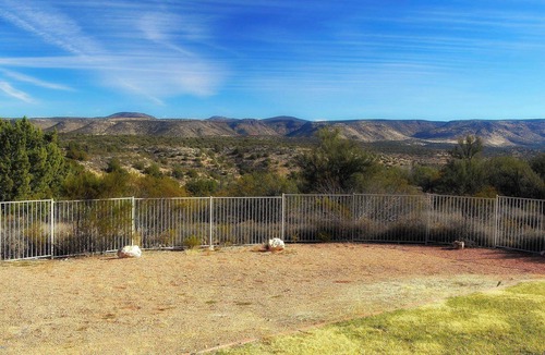 Rimrock House | Just Outside of the City!