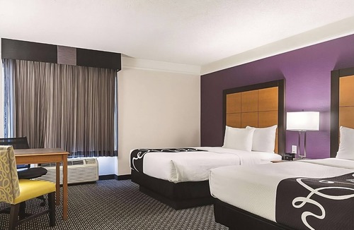 Guasti Hotel | Just What You Were Looking For! Spacious unit to Enjoy! Free Parking & Pool