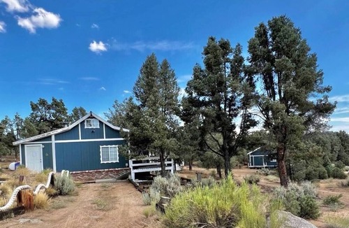 Inyokern Cabin | Kennedy Bluebird | Off-grid cabin SF Kern River
