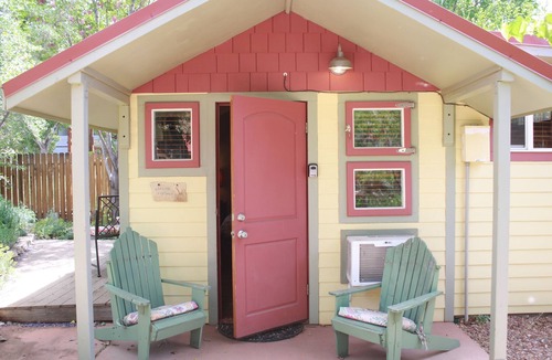 Moab Cottage | Kenzie's Tiny Home- private Hot Tub & Rain Shower