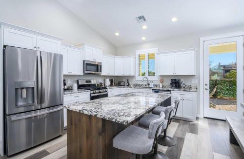 Cottonwood House | Kindra Heights - A Modern Verde Valley Wine Retreat