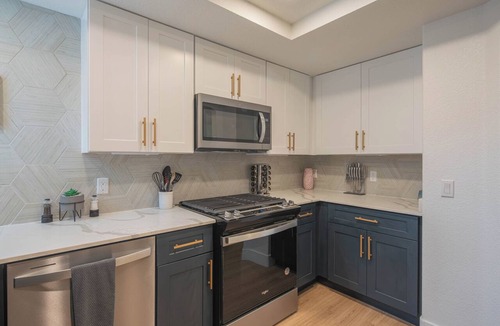 Kierland Condo | King Bed | Remodeled and Walkable| Adjacent Kierland Golf
