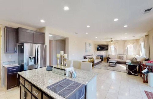 Chico House | King Beds Castle | Air Hockey | Room TVs | Firepit