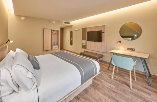 El Sauzal Hotel | King Room in Ensenada | Free Breakfast