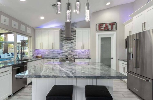 Summit Ridge House | "Kings" Modern Retreat | Heated Pool & Fire Pit