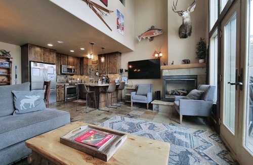 Kirkwood Cabin | Kirkwood Mountainside Cabin w/Views, Walk to Lifts