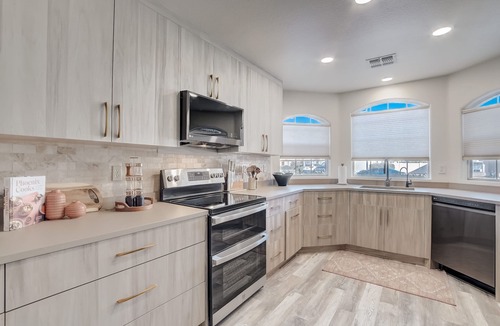 Superstition Springs House | Kiva Cove! Spacious Home w/Heated Pool & Hot Tub
