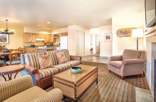 Klamath Falls Resort | Klamath Falls | Nature Golf Retreat | Pool + Golf | 3BR Sleeps 8
