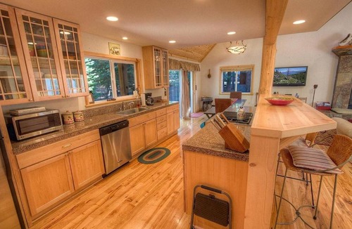 Tahoma House | Knotty Pine Retreat by Lake Tahoe Accommodations