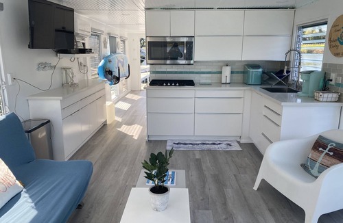 Walnut Grove Boat Rental | Koket Resort- Houseboat Bliss on the Delta