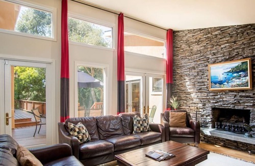 Del Monte Forest House | L'ermitage - Pebble Beach House - Private Putting Green!