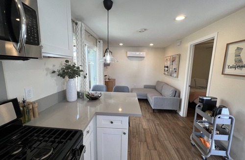 Whittier House | La Casita de Whittier, private unit 1bed washer/dryer