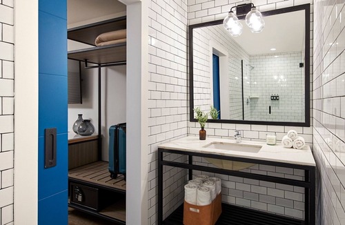 Beach Barber Tract Hotel | La Jolla Beach Retreat with Prime Location | 3 Units | Free Parking