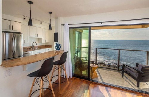 Village of La Jolla Condo | La Jolla Penthouse | Oceanfront Living & Sunsets