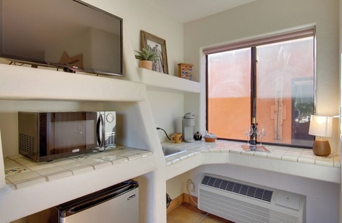 Cave Creek Apartment | 'La Paloma' - Full Circle Ranch Studio w/Views!