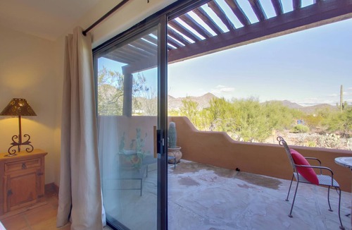 Cave Creek Apartment | 'La Paloma' - Full Circle Ranch Studio w/Views!
