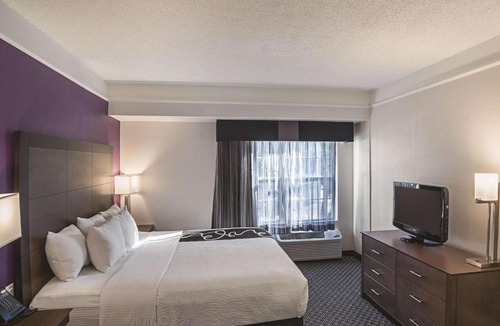 Woodlands Village Hotel | La Quinta by Wyndham Flagstaff