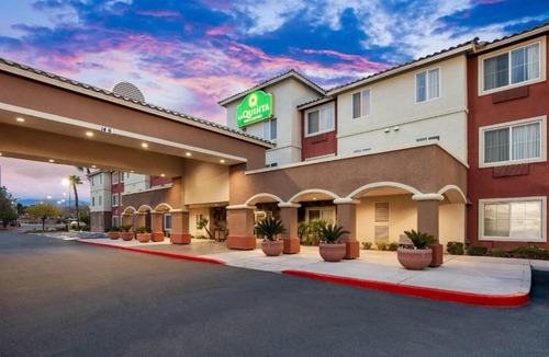 Peccole Ranch Hotel | La Quinta by Wyndham Las Vegas RedRock/Summerlin