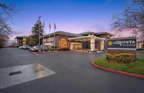 Hayward Hotel | La Quinta by Wyndham Oakland - Hayward