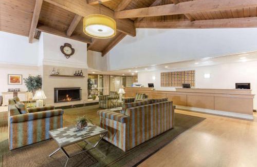 Redding Hotel | La Quinta by Wyndham Redding