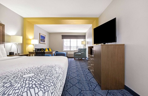 Harbor Hotel | La Quinta Inn & Suites by Wyndham NE Long Beach/Cypress