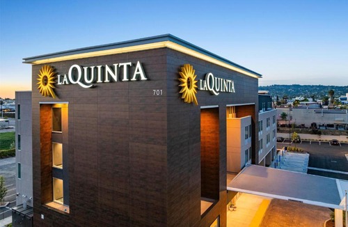 La Habra Hotel | La Quinta Inn & Suites by Wyndham La Habra