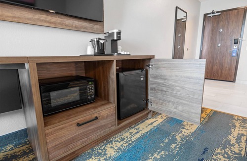 La Habra Hotel | La Quinta Inn & Suites by Wyndham La Habra