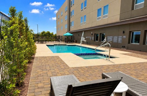 Maryvale Hotel | La Quinta Inn & Suites by Wyndham Phoenix West Glendale