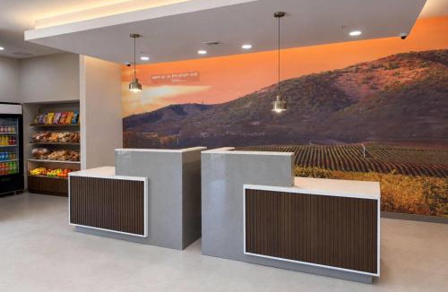 Tracy Hotel | La Quinta Inn & Suites by Wyndham Tracy
