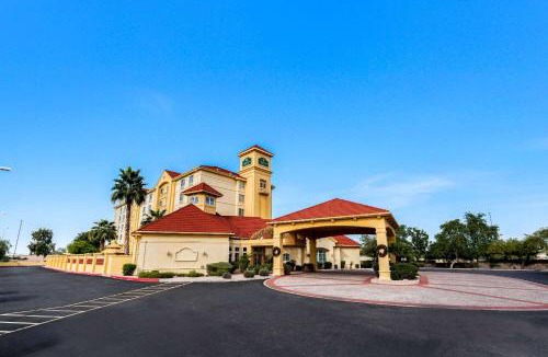 Superstition Springs Hotel | La Quinta Inn & Suites by Wyndham Mesa Superstition Springs