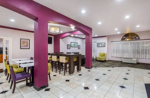 Tulare Hotel | La Quinta Inn & Suites by Wyndham Tulare