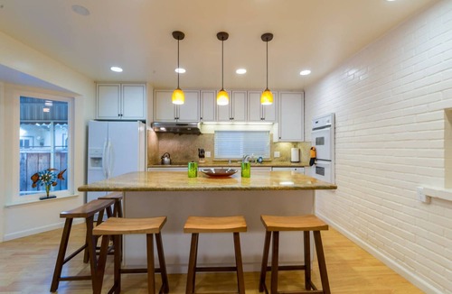 Barron Park House | LA: Spacious + Comfortable in Palo Alto