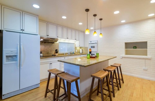 Barron Park House | LA: Spacious + Comfortable in Palo Alto