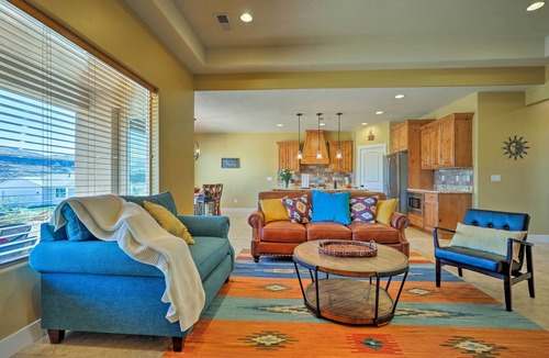 La Verkin Cottage | La Verkin Home w/Hot Tub, Kayaks, & Bikes!