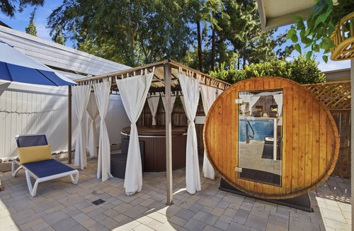 Laguna Hills House | Laguna vacation home pool Sauna jacuzzi