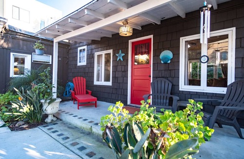 Crown Point Cottage | Laid-Back Vintage Beach Cottage Escape + Large Patio + Close to water