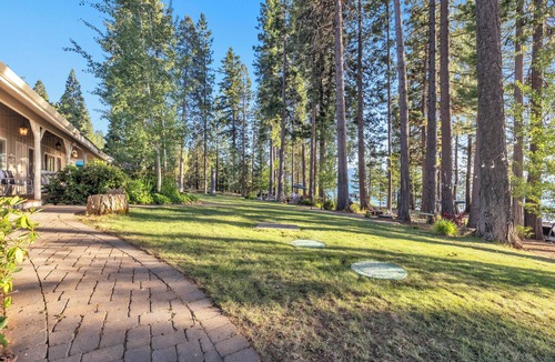 East Shore Cabin | Lake Almanor Resort Lakefront, Dorado Inn Cabin #3