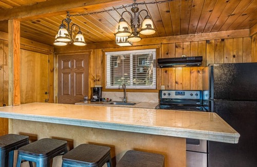 Bass Lake Hotel | Lake Chalet w/Breakfast (Select Stays), Allows Pets & Access to Lakeview Pool