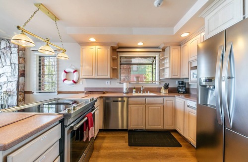 Tahoe Vista House | Lake Escape - Beautiful Lakefront, Pier, Buoy, Private Hot Tub