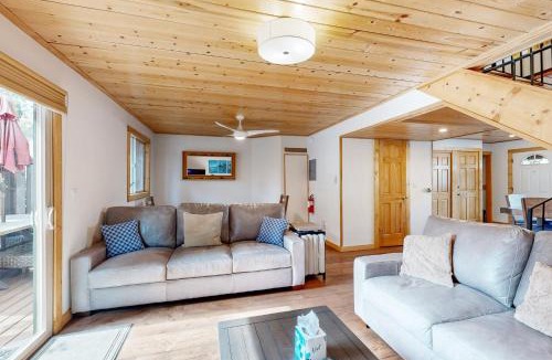 Lake Forest House | Lake Forest Glen Condos