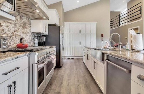 Oak Shores House | Lake Front at the Dragon w/Dock
