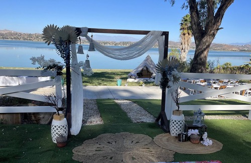 Lake Elsinore House | Lake Front Property On Beautiful 3 Acres Of Nature.