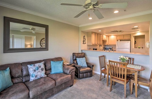 Lake Havasu City Apartment | Lake Havasu Getaway w/Golf Course & Lake Views!